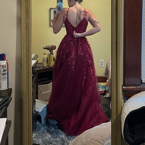 **SOLD** BRAND NEW PROM DRESS - Picture 2 of 5